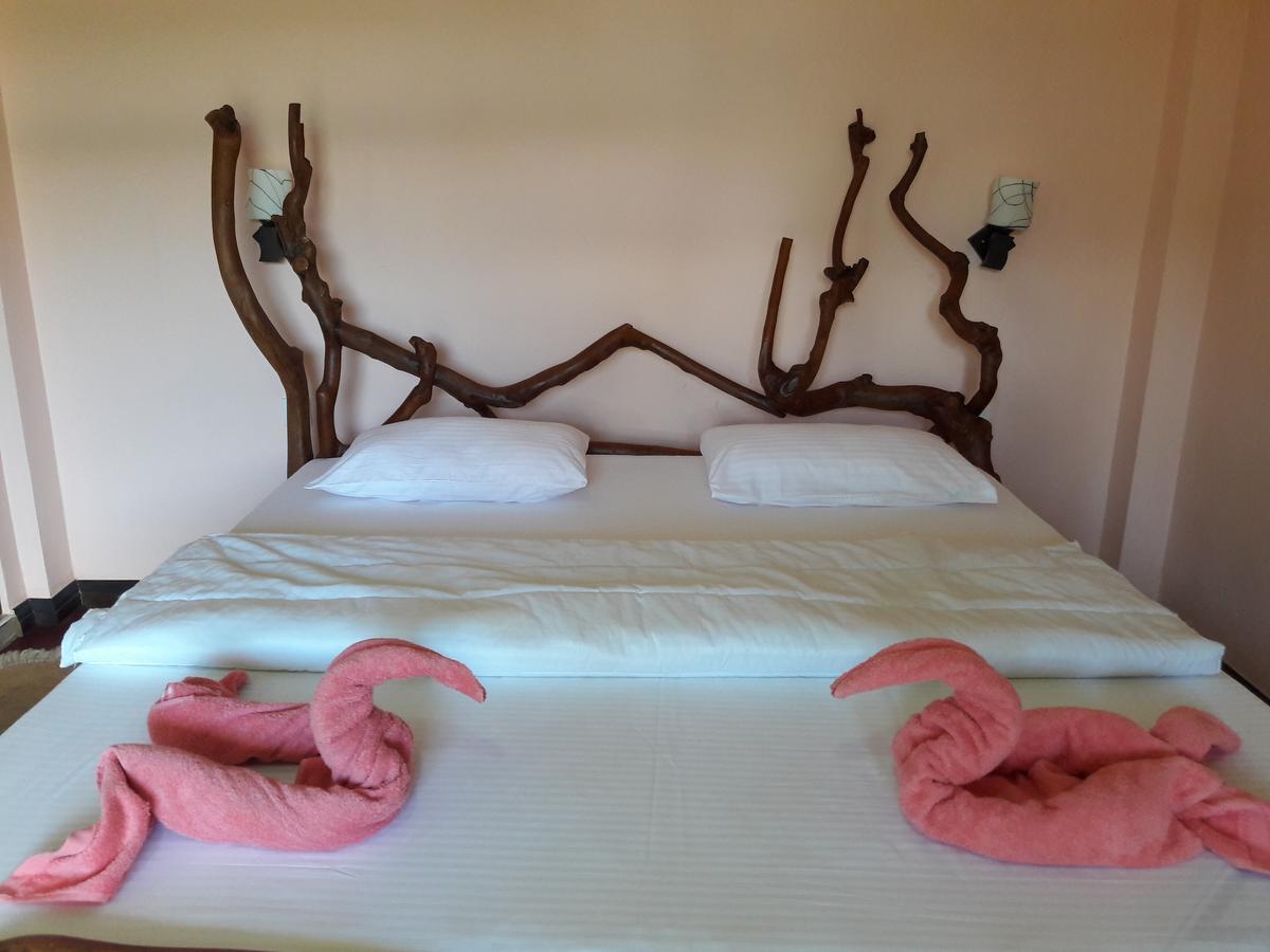 La Rochelle Bed and Breakfast Ella Eksteriør billede